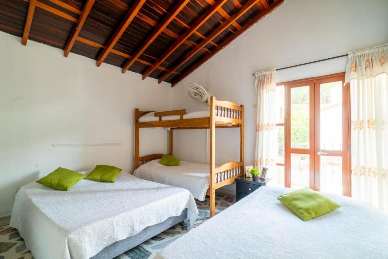 Roca, Rodadero Hotel